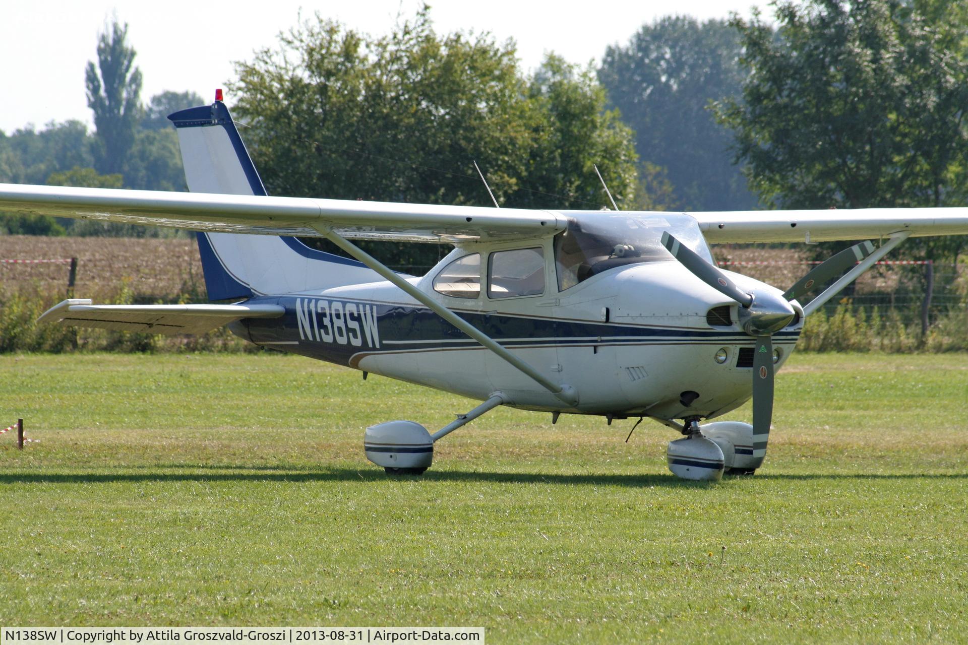 N138SW, 1977 Cessna 182Q Skylane C/N 18265569, II. Cirrus-Hertelendy Aviator's Weekend , Hertelendy Castle Airfield Hungary