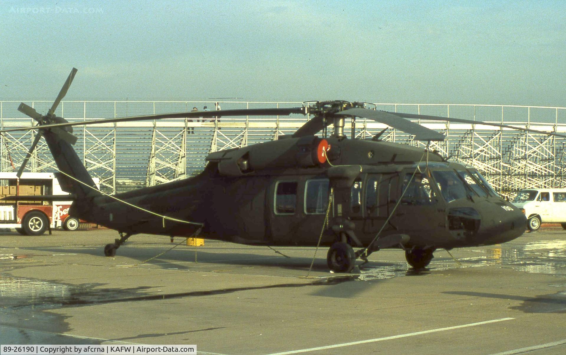 89-26190, Sikorsky UH-60L Black Hawk C/N 701460, ALLIANCE AIRPORT