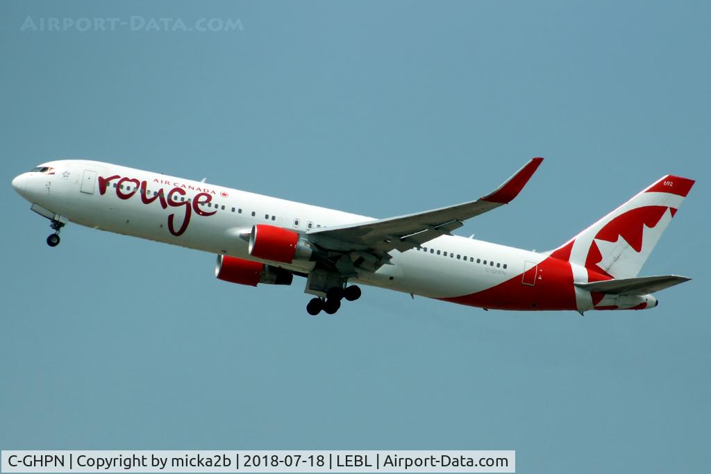 C-GHPN, 2003 Boeing 767-33A/ER C/N 33424, Take off