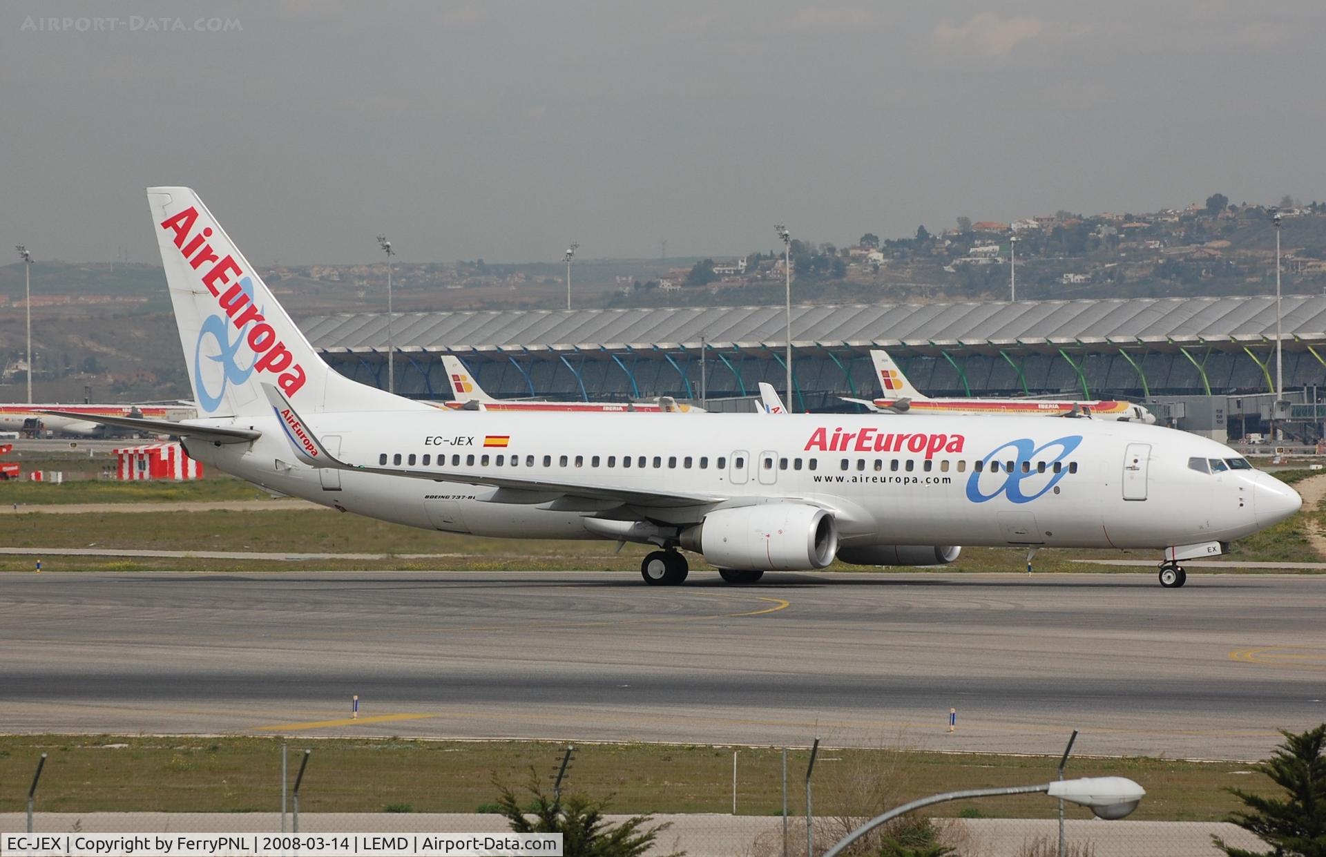 EC-JEX, 2005 Boeing 737-86N C/N 32659, Air Europa B738 arriving in MAD