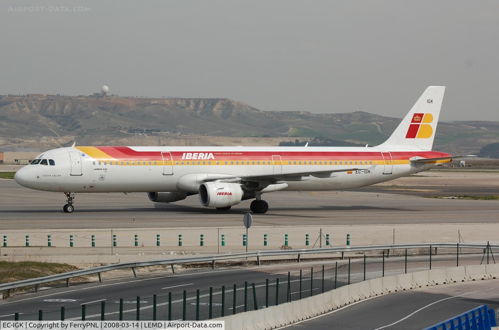 EC-IGK, 2001 Airbus A321-211 C/N 1572, Iberia A321