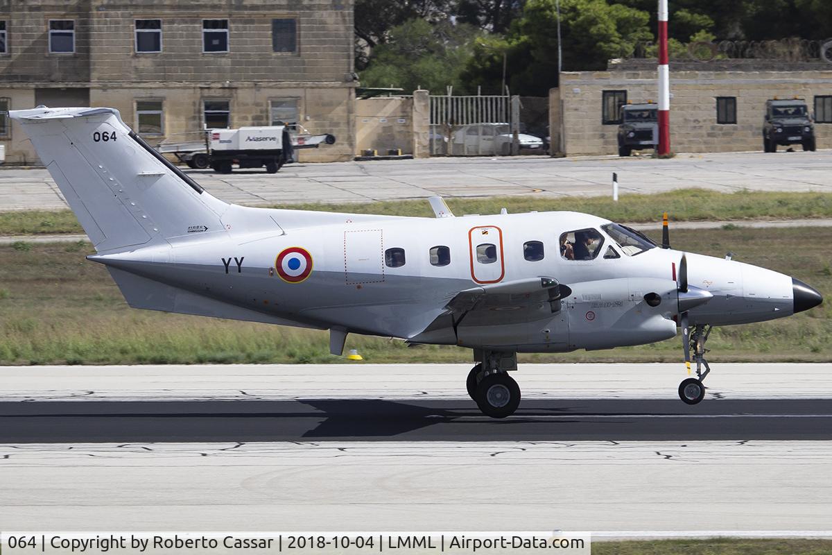 064, Embraer EMB-121AA Xingu C/N 121064, Ruwnay 13