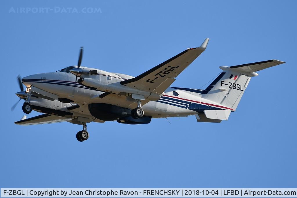 F-ZBGL, Hawker Beechcraft 350ER Super King Air (B300CER) C/N FL-746, FRANCE DOUANES  7542 landing runway 05