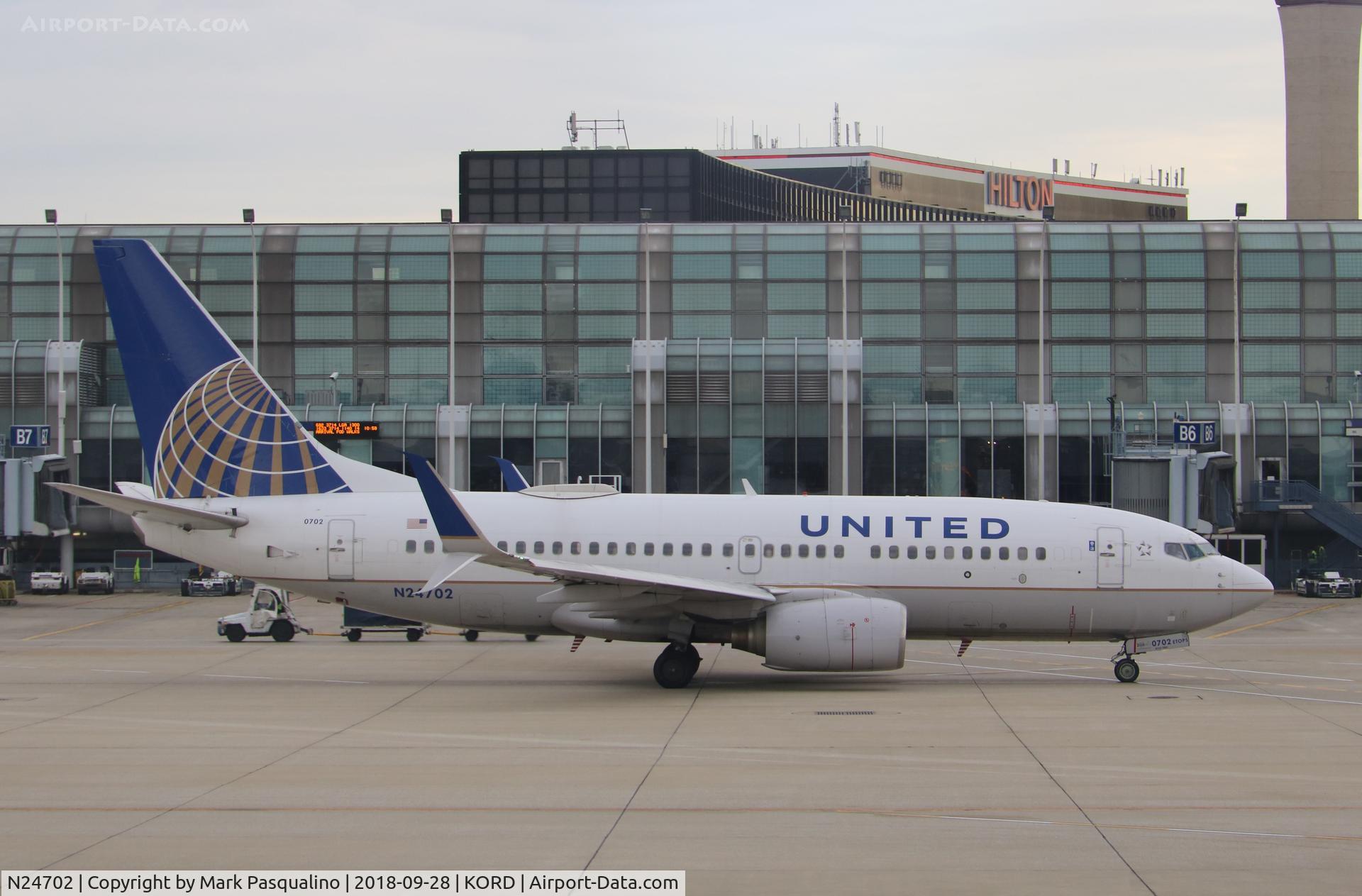 N24702, 1998 Boeing 737-724 C/N 28763, Boeing 737-724