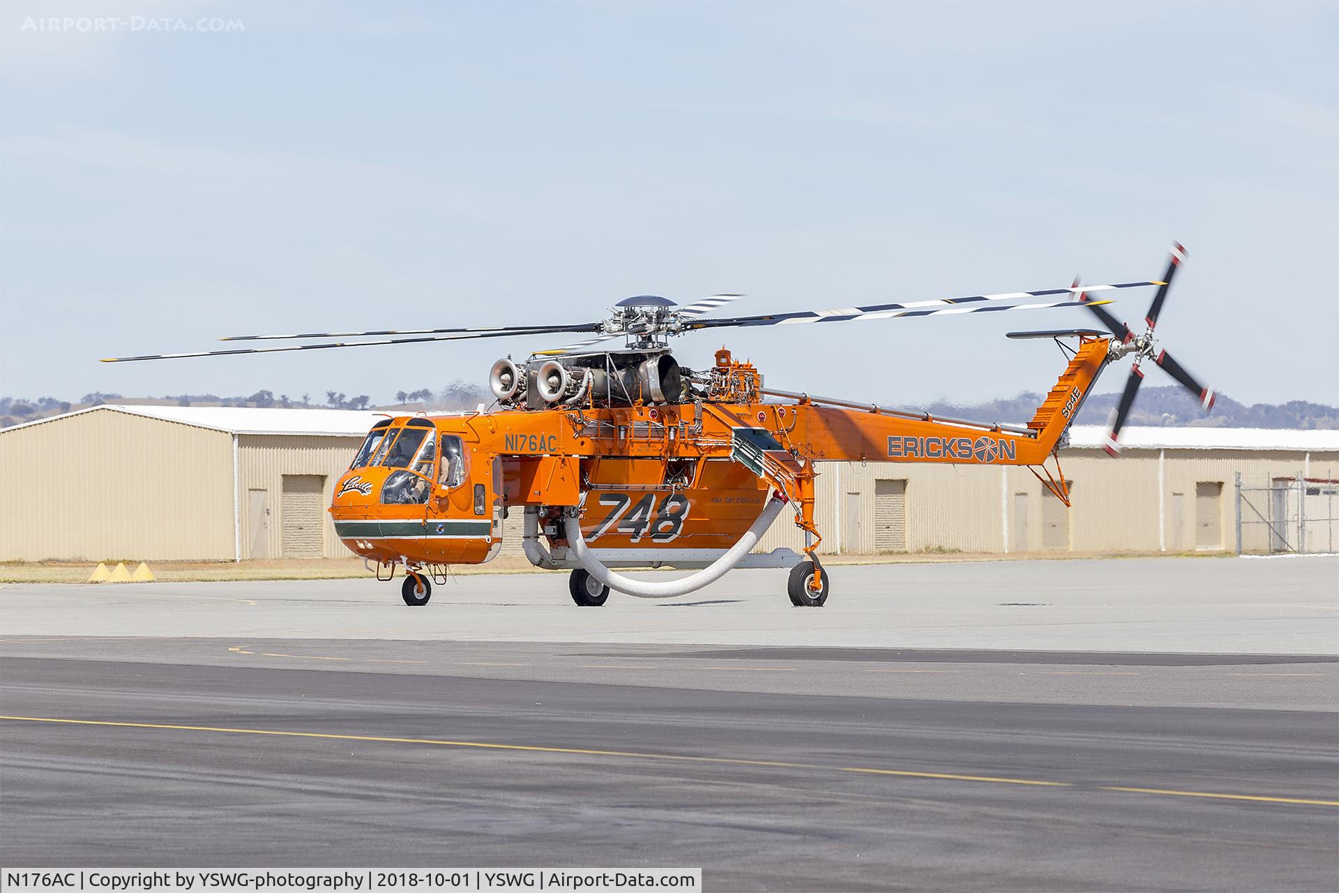 N176AC, 1962 Sikorsky S-64E C/N 64.003, Erickson (N176AC) Sikorsky S-64E taxiing at Wagga Wagga Airport.