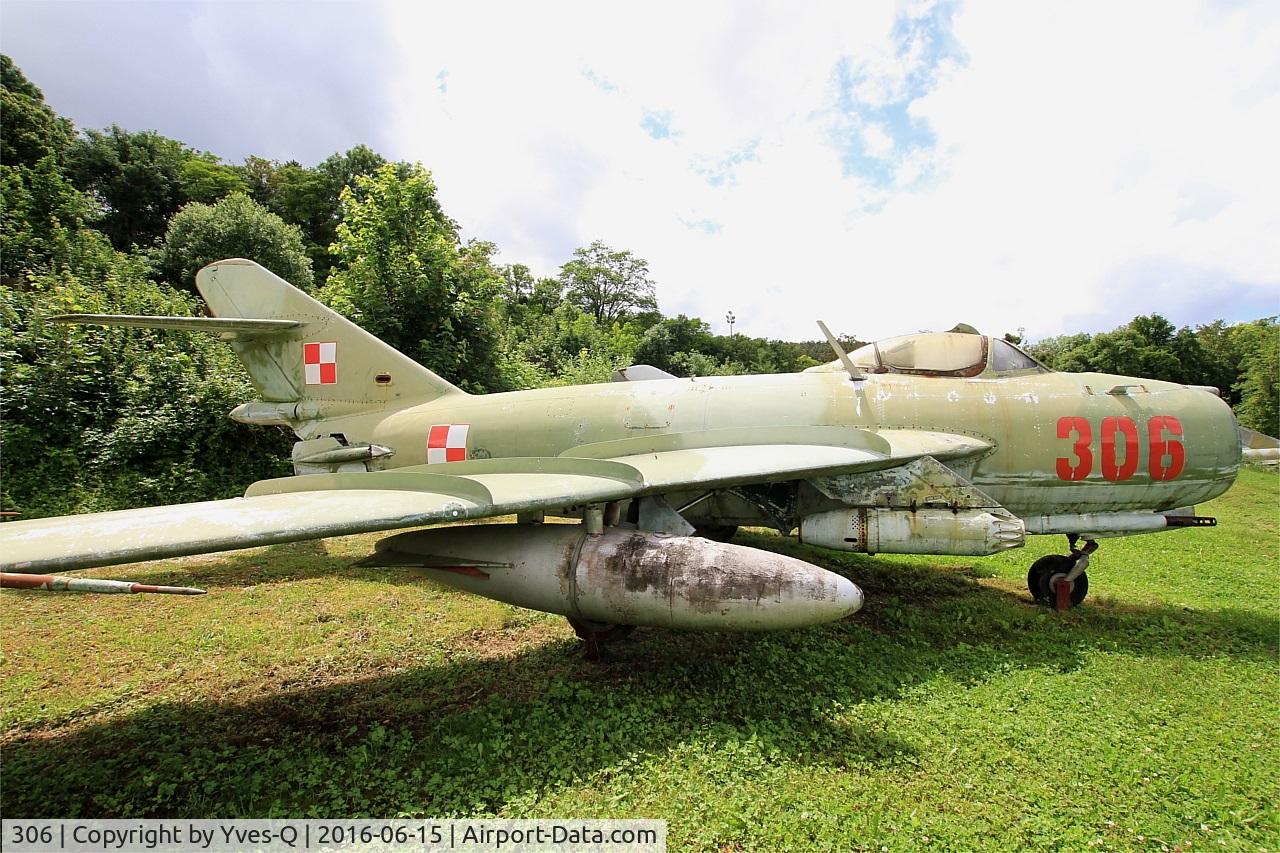 306, PZL-Mielec Lim-6bis C/N 1F-0306, PZL-Mielec Lim-6bis, Savigny-Les Beaune Museum