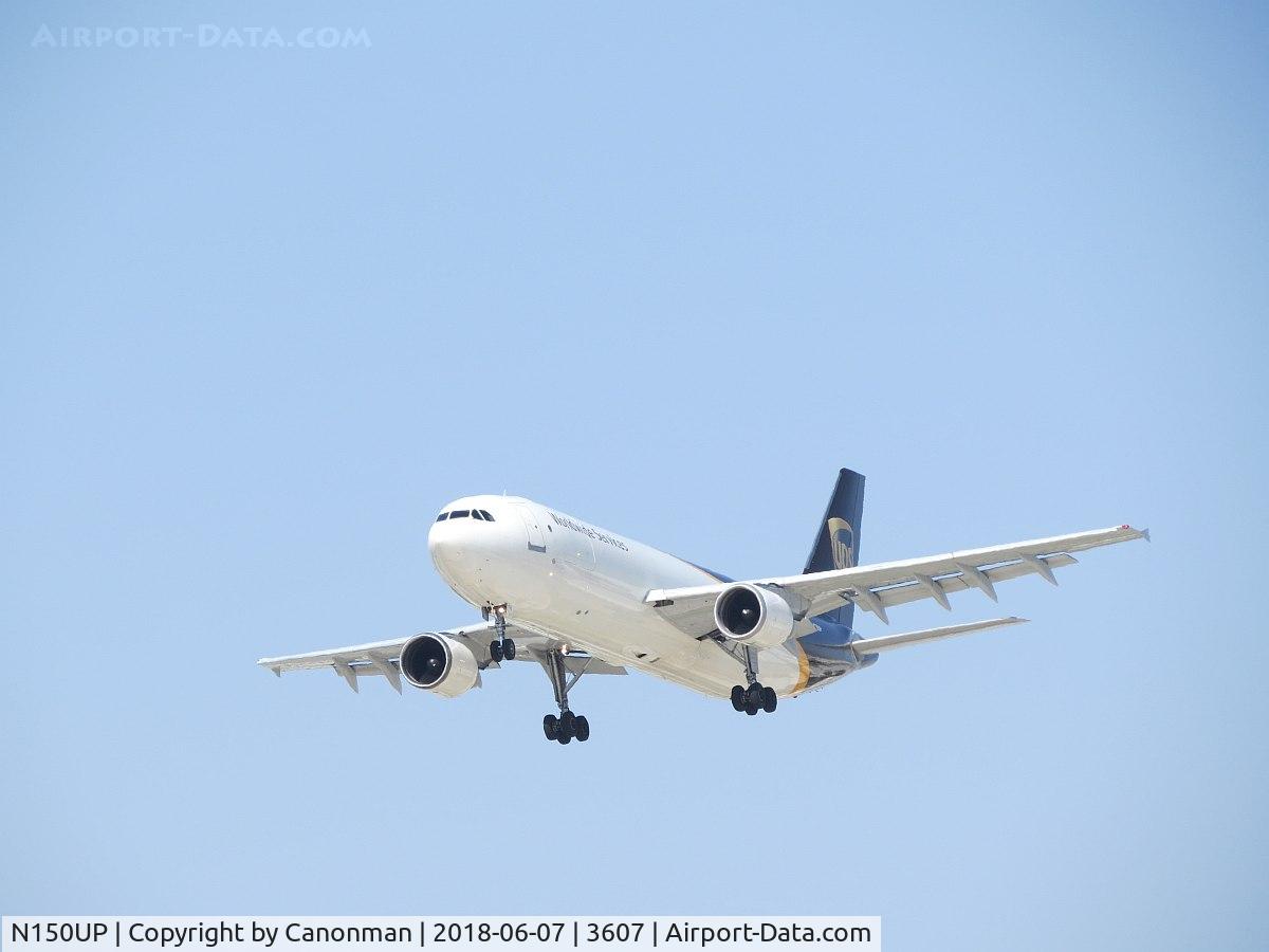 N150UP, 2003 Airbus A300F4-622R C/N 833, Landing