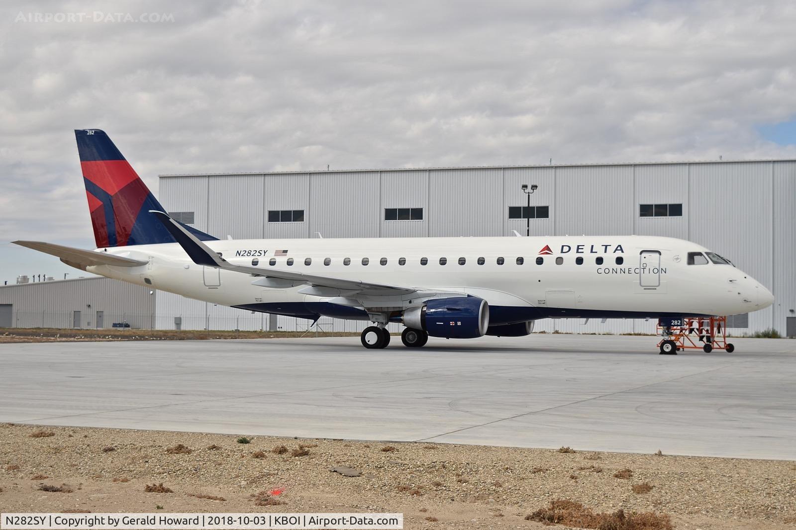 N282SY, 2018 Embraer 175LR (ERJ-170-200LR) C/N 17000747, Parked on the Skywest maintenance ramp ready to go into service.
