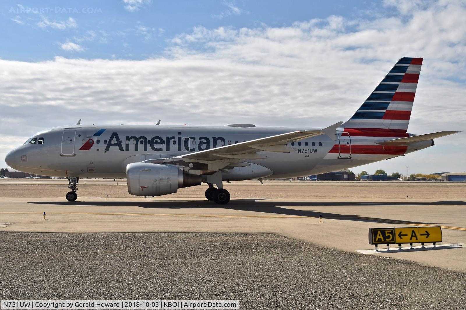 N751UW, 2000 Airbus A319-112 C/N 1317, On Alpha taxiing to the ramp.