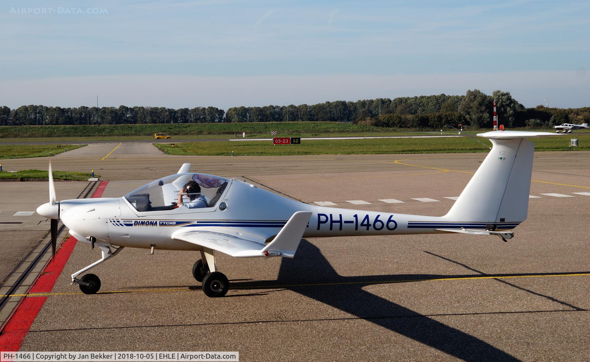 PH-1466, Diamond HK-36 Super Dimona C/N 36611, Lelystad Airport