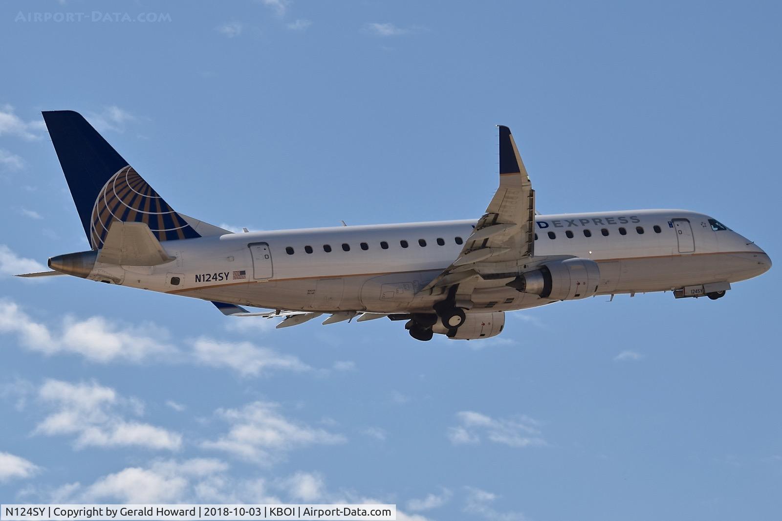 N124SY, 2016 Embraer 175LR (ERJ-170-200LR) C/N 17000439, Departing BOI.