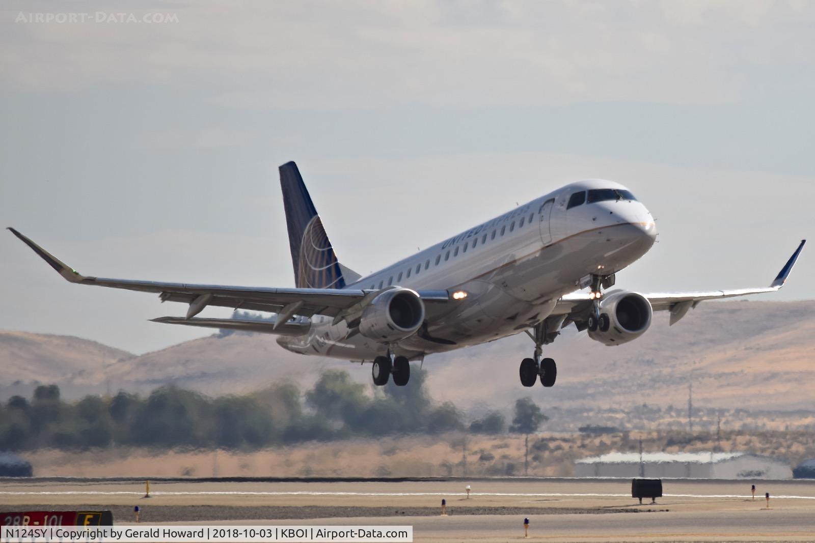 N124SY, 2016 Embraer 175LR (ERJ-170-200LR) C/N 17000439, Take off from RWY 28R.