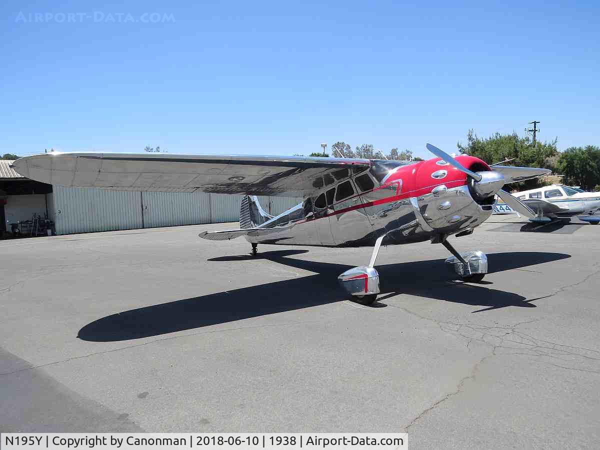 N195Y, 1951 Cessna 195 C/N 7629, Parked