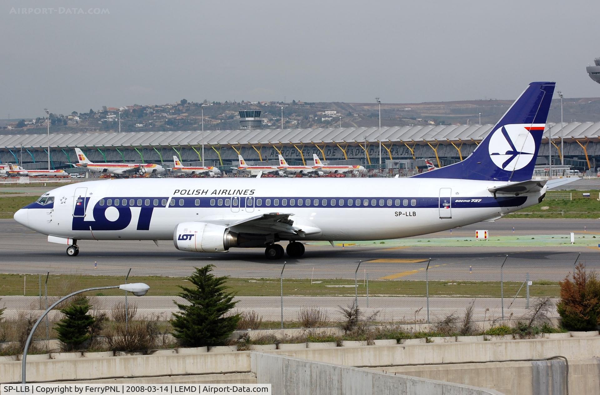 SP-LLB, 1993 Boeing 737-45D C/N 27156/2492, LOT B734 taxying for departure.