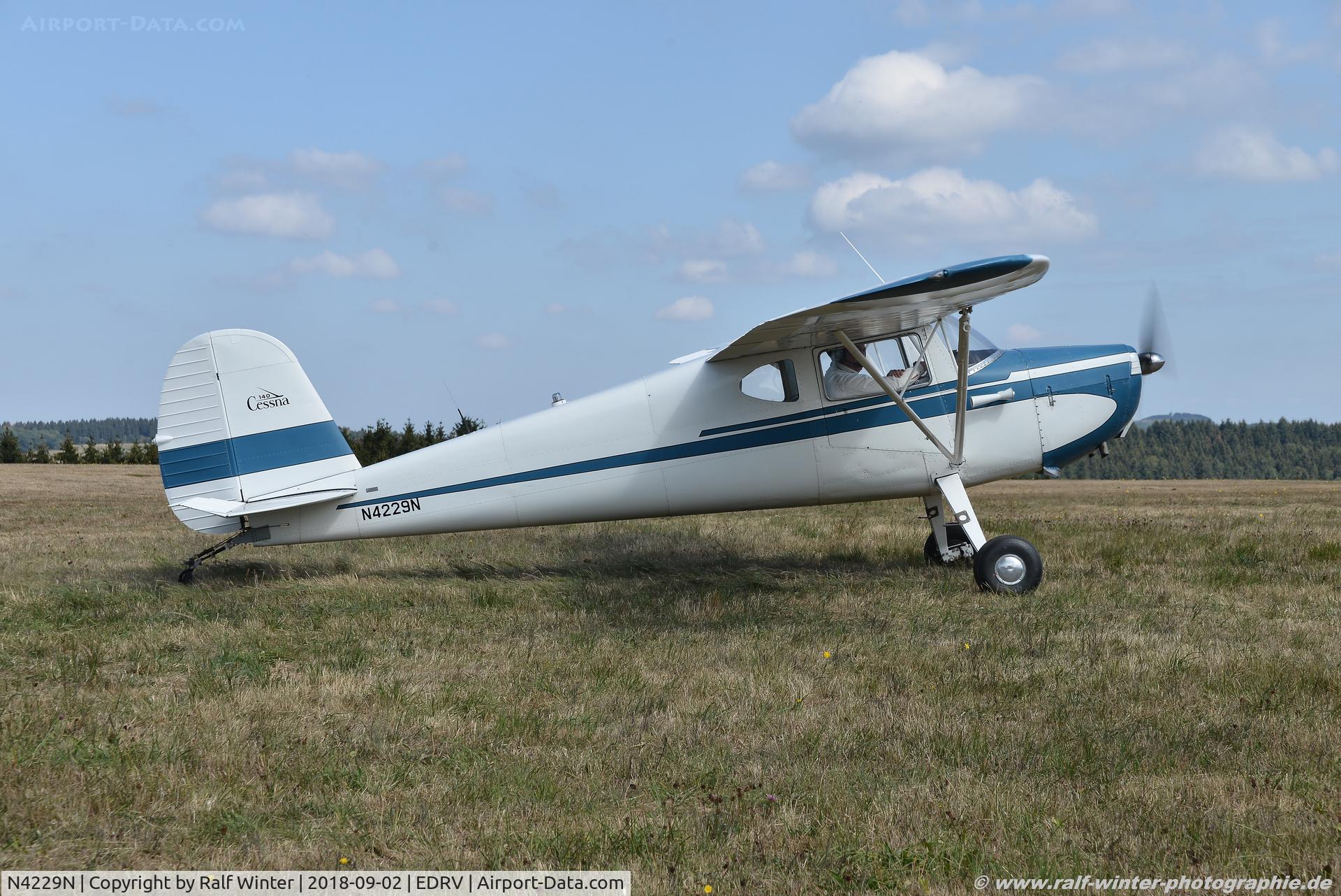 N4229N, 1947 Cessna 140 C/N 13700, Cessna 140 - Private - 13700 - N4229N - 02.09.2018 - EDRV