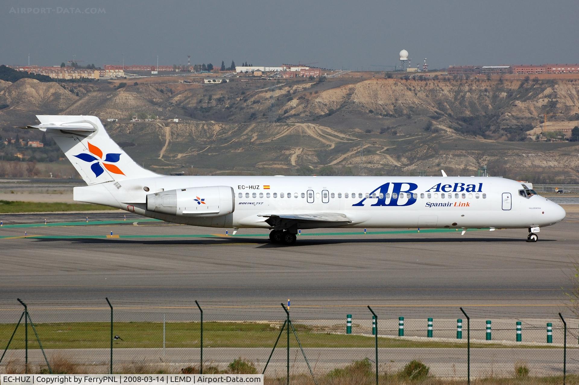 EC-HUZ, 2001 Boeing 717-23S C/N 55066, Aebal B717 arrives on another rotation.