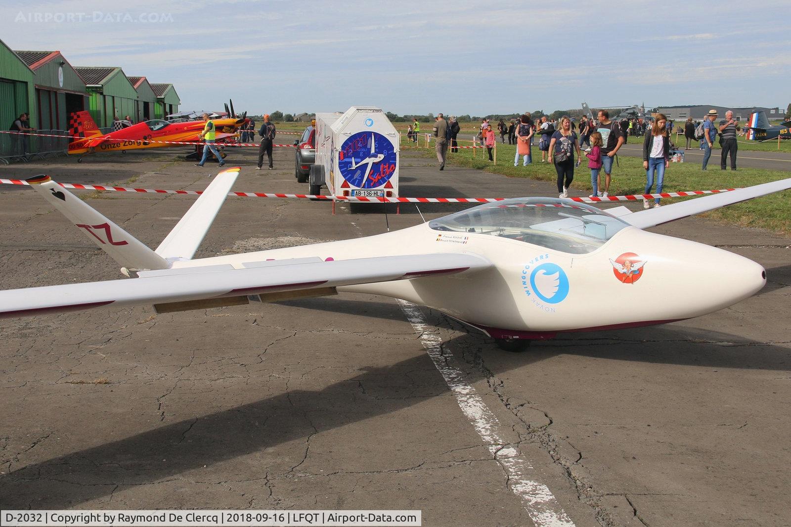 D-2032, Start & Flug H101 Salto C/N 9, Flandre Lys Airshow at Merville.