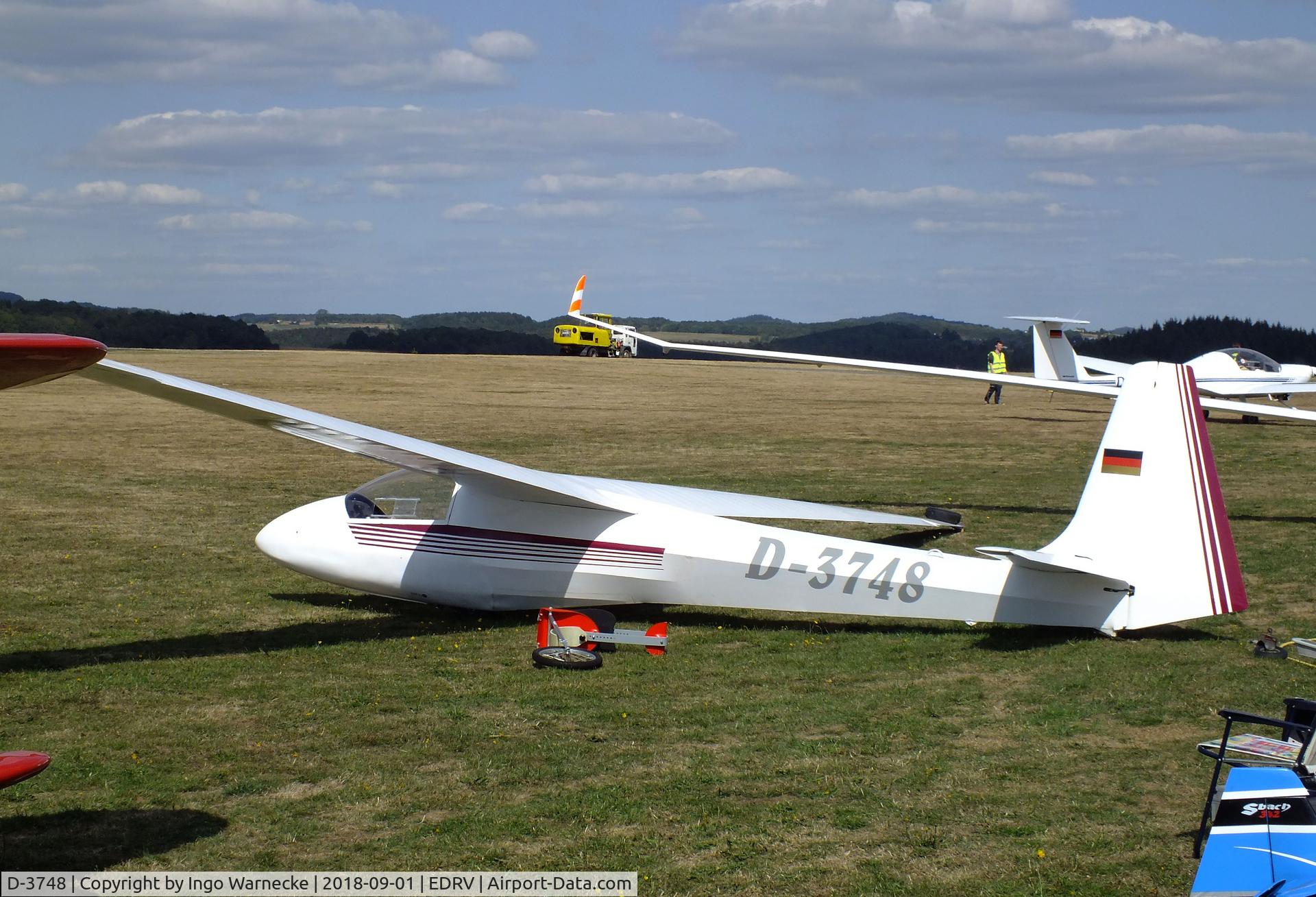 D-3748, 1975 Schleicher ASK-18 C/N 18020, Schleicher ASK-18 at the 2018 Flugplatzfest Wershofen