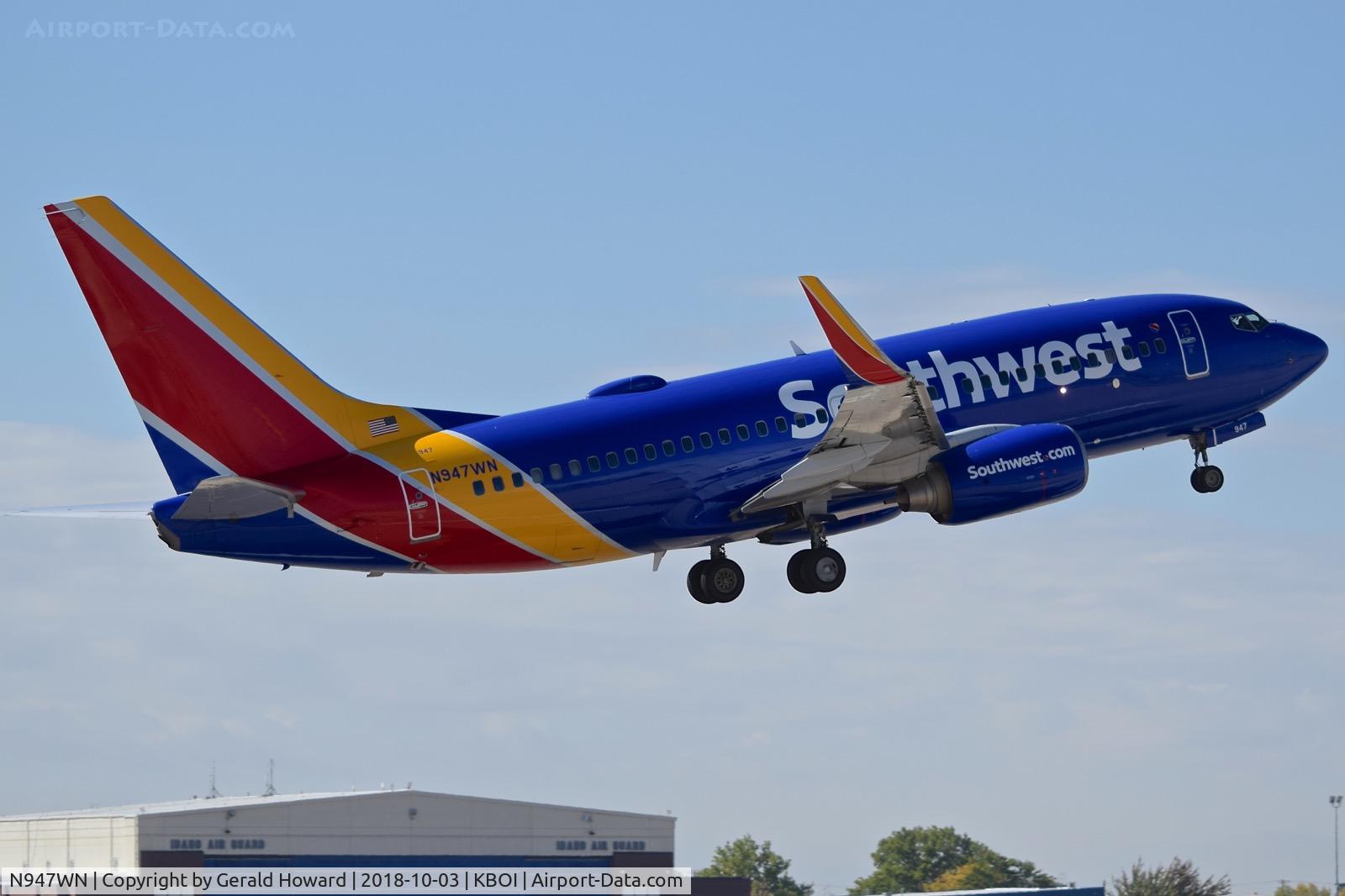 N947WN, 2010 Boeing 737-7H4 C/N 36924, Take off from RWY 28R.