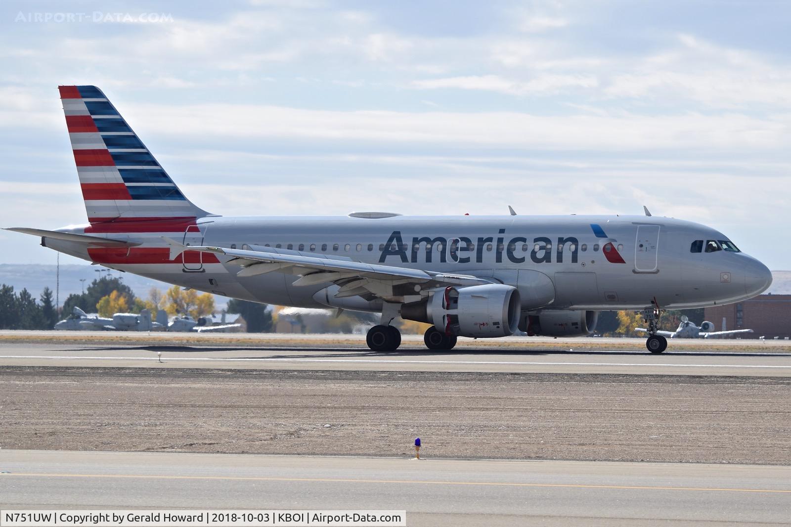 N751UW, 2000 Airbus A319-112 C/N 1317, Landing roll out on RWY 28R.