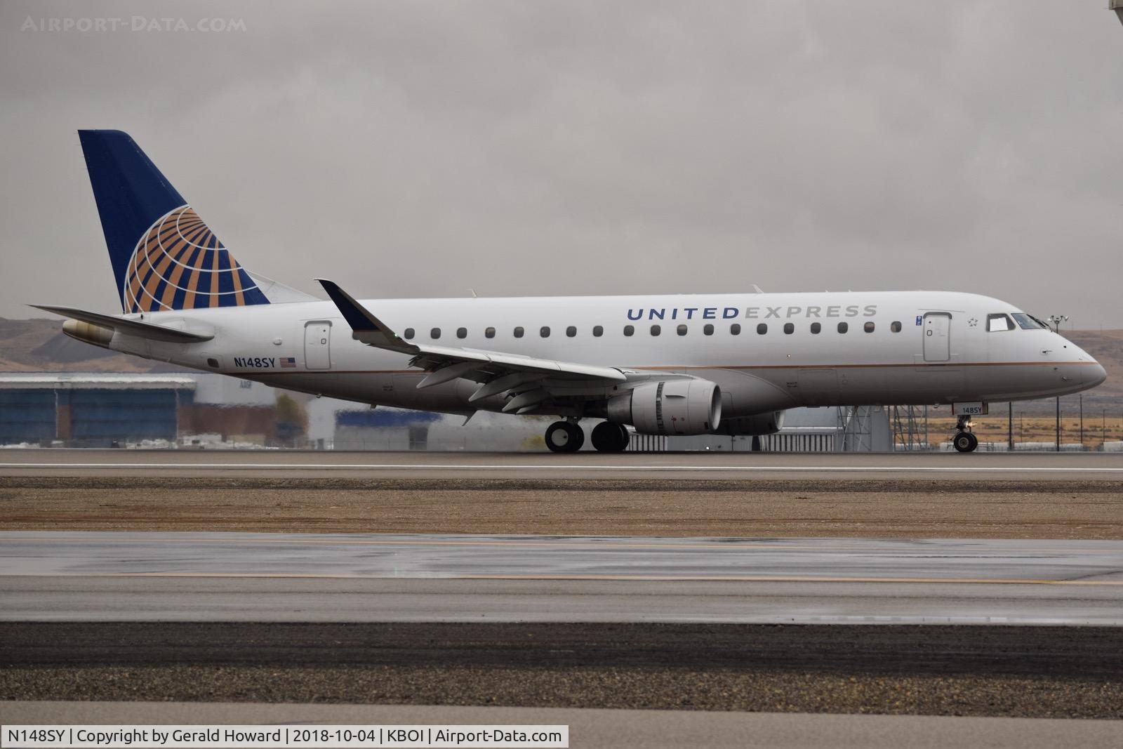 N148SY, 2015 Embraer 175LR (ERJ-170-200LR) C/N 17000492, Landing roll out on RWY 28R.