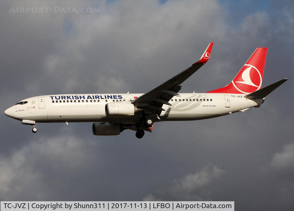 TC-JVZ, 2016 Boeing 737-8F2 C/N 60025, Landing rwy 32L with additional small '6000th Boeing Next Generation B737' titles on cockpit
