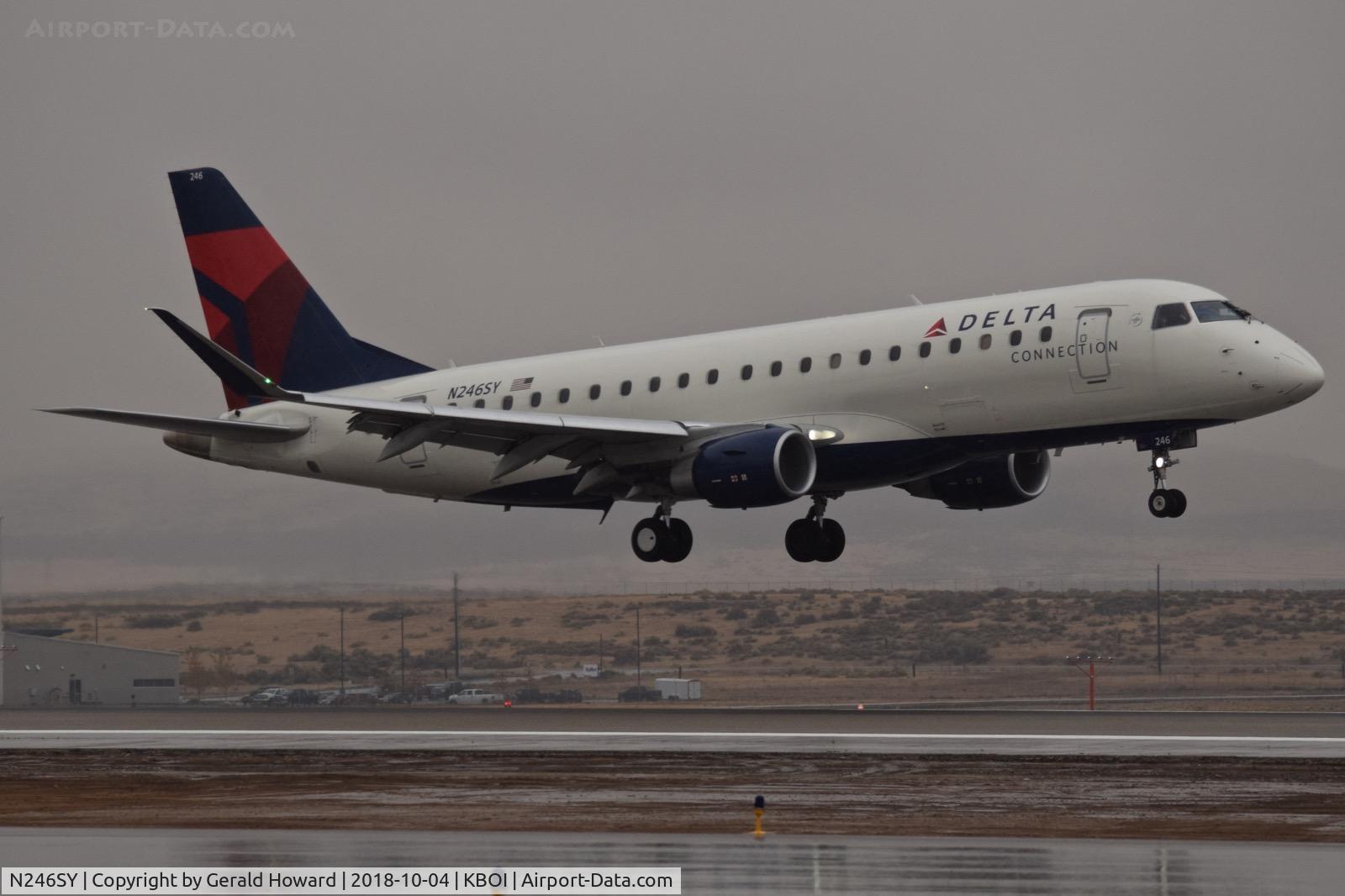 N246SY, 2016 Embraer 175LR (ERJ-170-200LR) C/N 17000607, Landing RWY 28R.