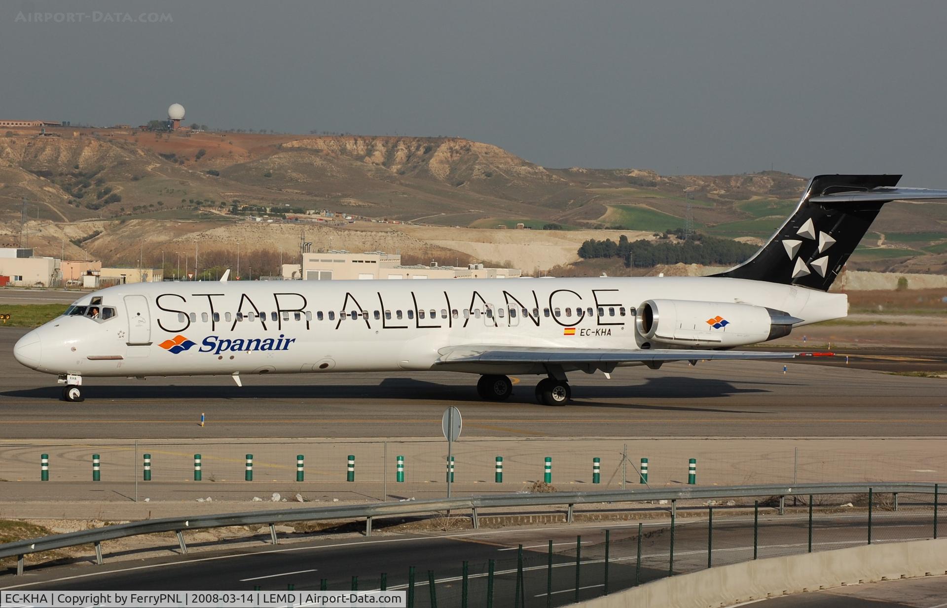 EC-KHA, 1998 McDonnell Douglas MD-87 (DC-9-87) C/N 49611, Spanair MD87 taxies for departure