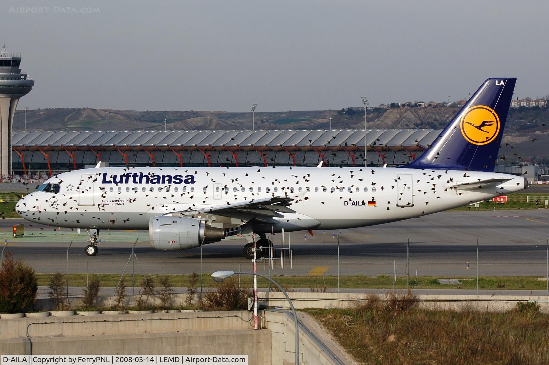 D-AILA, 1996 Airbus A319-114 C/N 609, Call in the bird man!