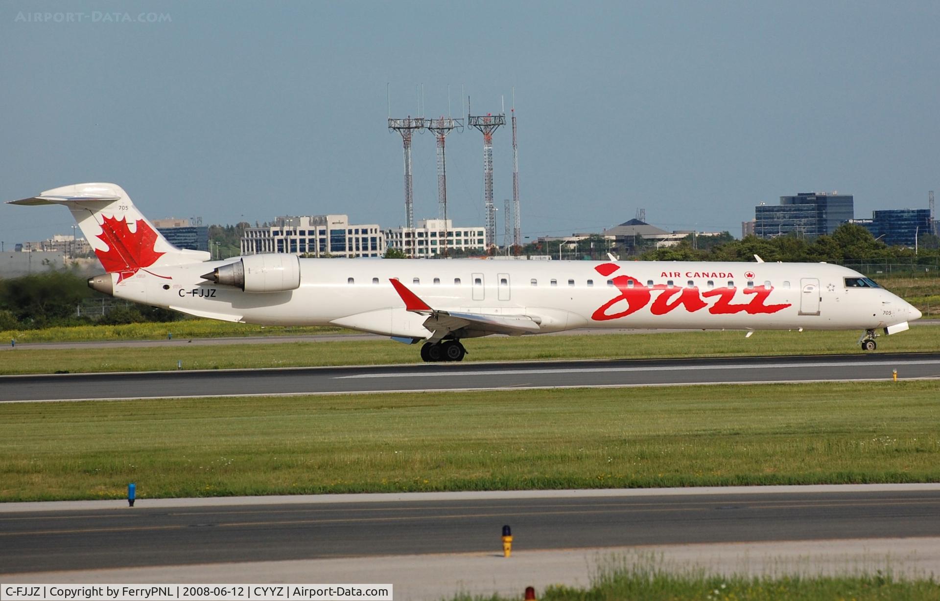 C-FJJZ, 2005 Canadair CRJ-705ER (CL-600-2D15) Regional Jet C/N 15043, Air Canada Jazz CL700 arriving