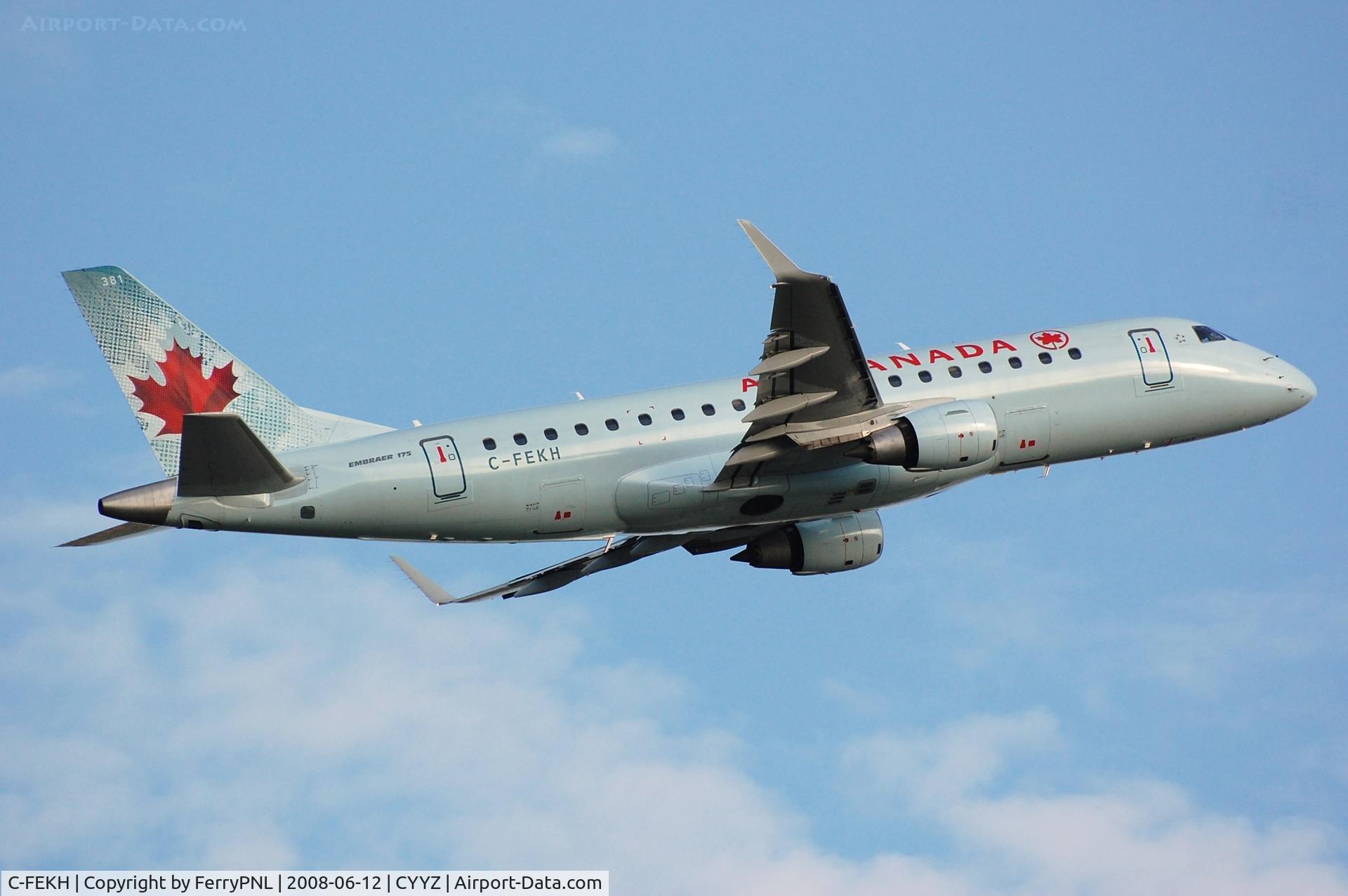 C-FEKH, 2005 Embraer 175SU (ERJ-170-200SU) C/N 17000102, Departure of Air Canada ERJ175