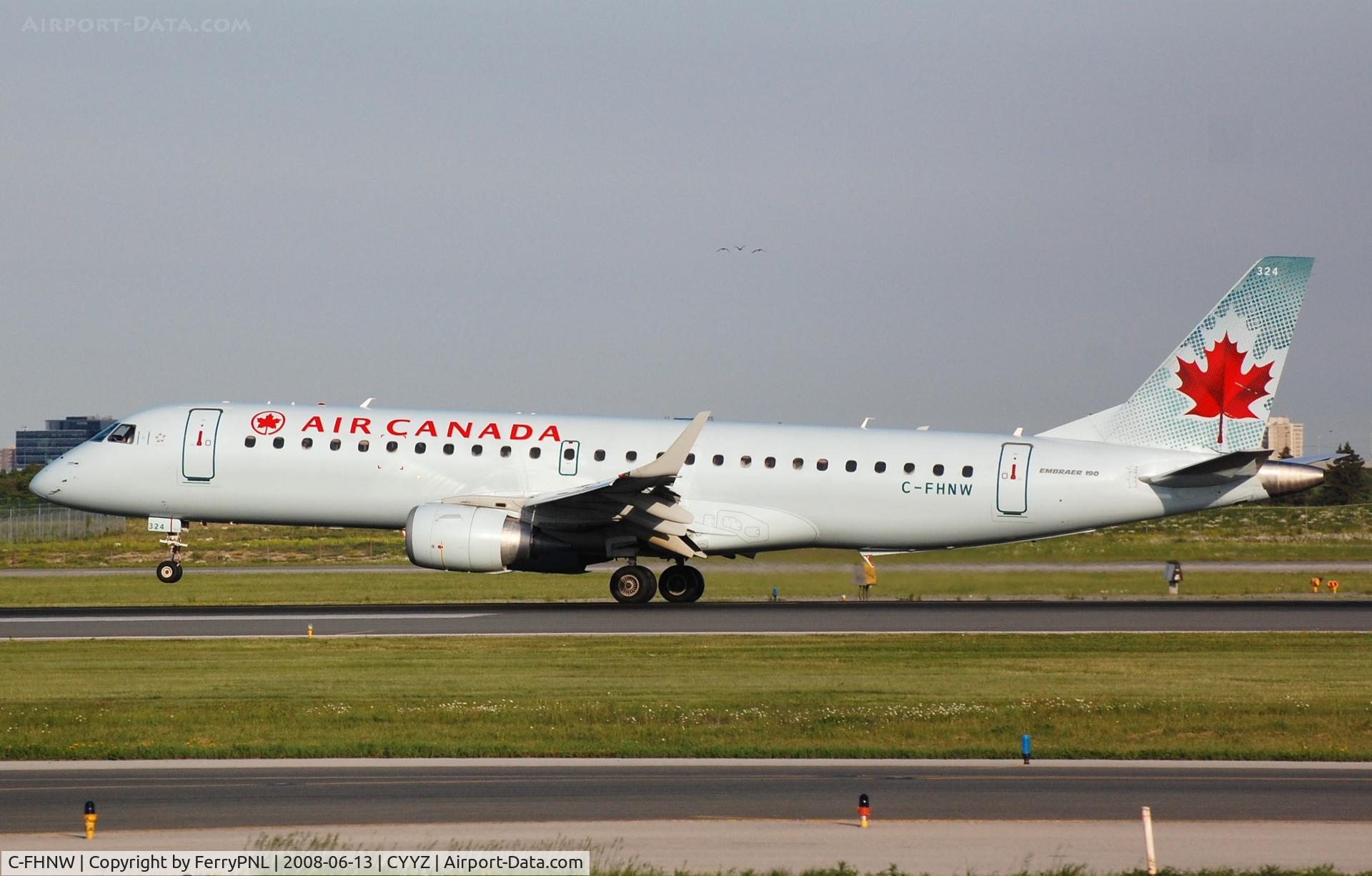 C-FHNW, 2007 Embraer 190AR (ERJ-190-100IGW) C/N 19000077, Air Canada ERJ190 landing