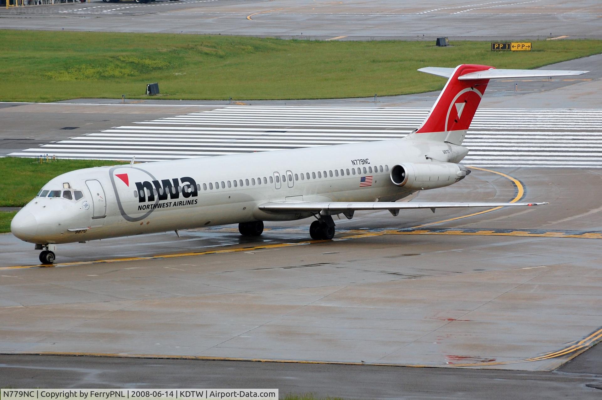 N779NC, 1979 McDonnell Douglas DC-9-51 C/N 48101, Northwest DC-9-51 arriving in DTW