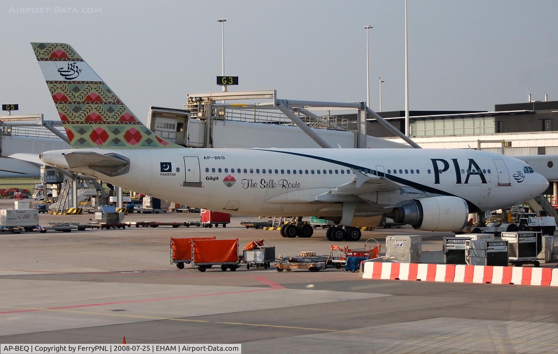 AP-BEQ, 1992 Airbus A310-308 C/N 656, Pakistan A310 at the gate in AMS