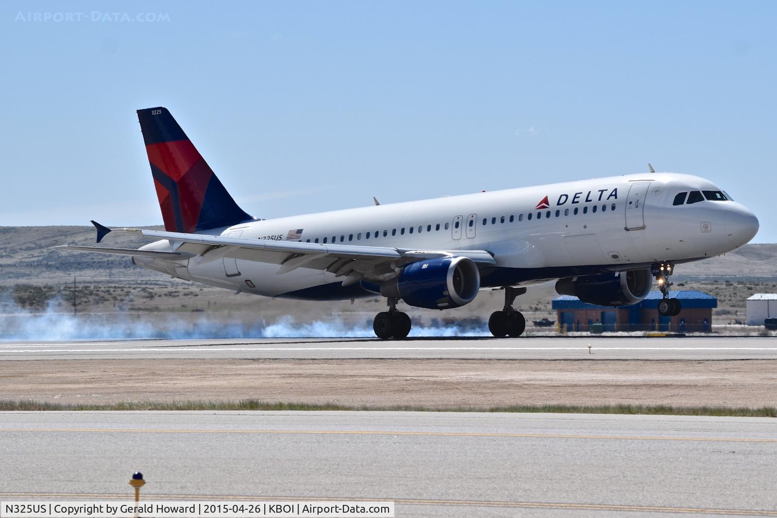 N325US, 1992 Airbus A320-211 C/N 281, Landing RWY 28R.