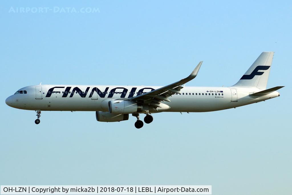 OH-LZN, 2017 Airbus A321-231 C/N 7570, Landing