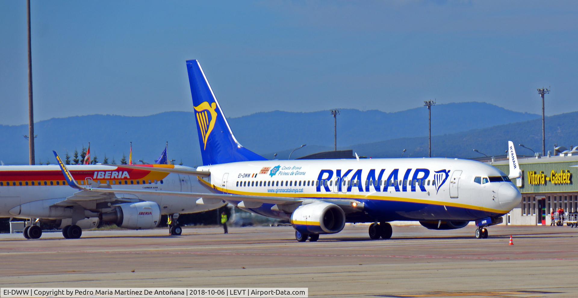 EI-DWW, 2008 Boeing 737-8AS C/N 33629, Foronda - Vitoria-Gasteiz - Euskadi - España