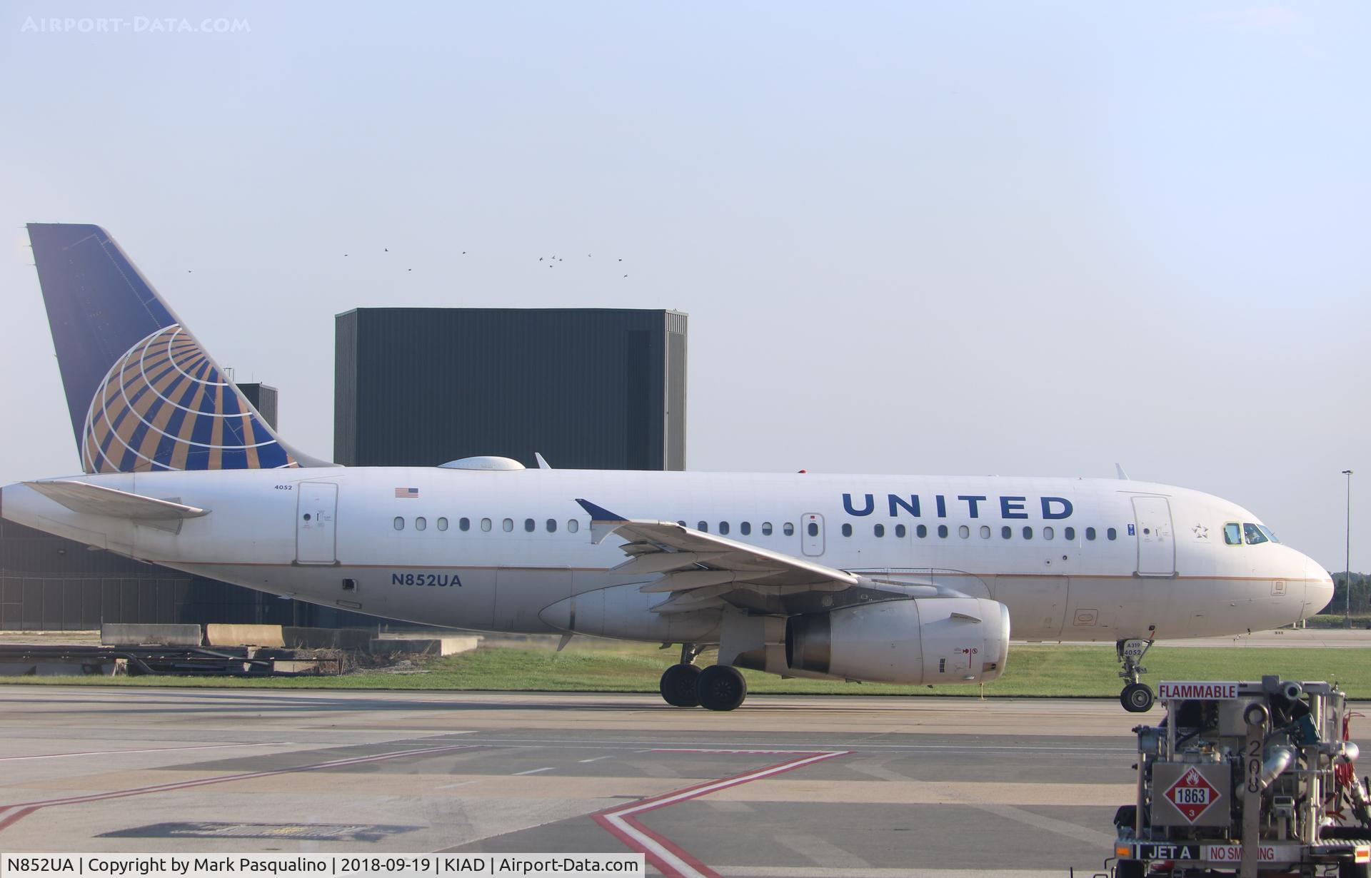 N852UA, 2002 Airbus A319-131 C/N 1671, Airbus A319-131