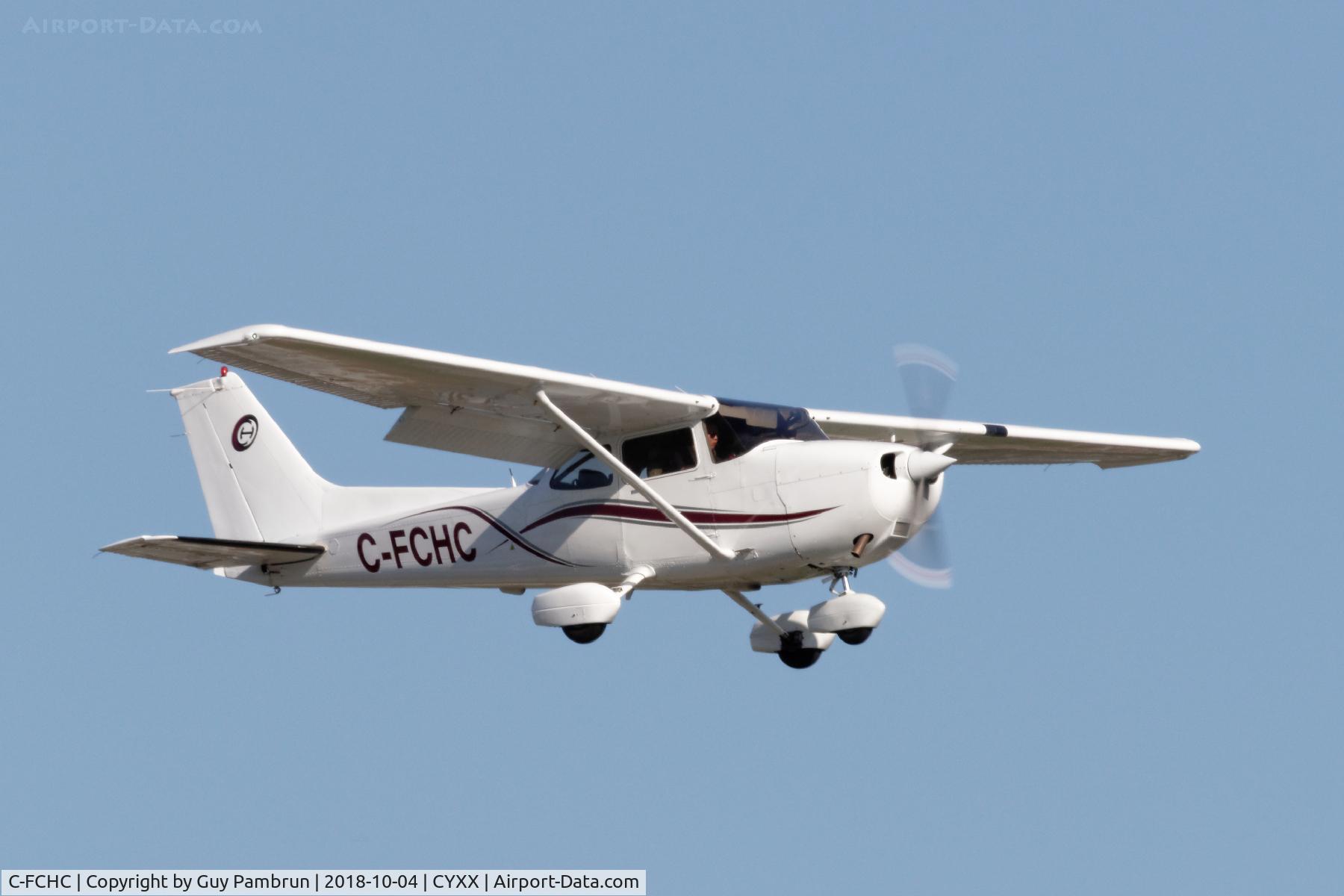 C-FCHC, 2000 Cessna 172S C/N 172S8530, Landing