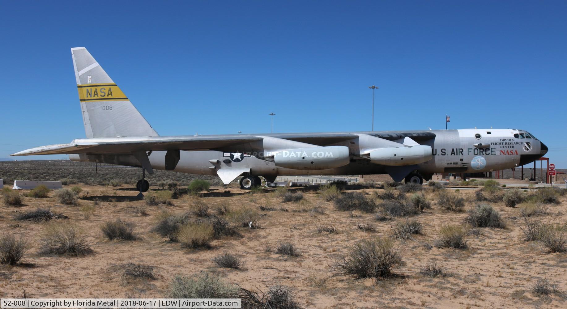 52-008, 1952 Boeing NB-52B-BO (RB-52B-10-BO) Stratofortress C/N 16498, NB-52B 