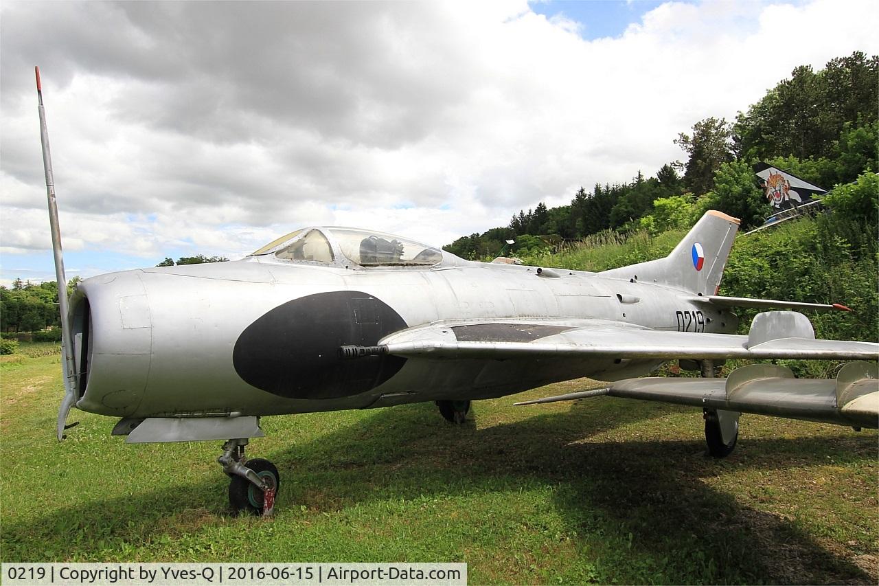 0219, Aero S-105 (MiG-19S) C/N 050219, Aero S-105 (MiG-19S), Savigny-Les Beaune Museum