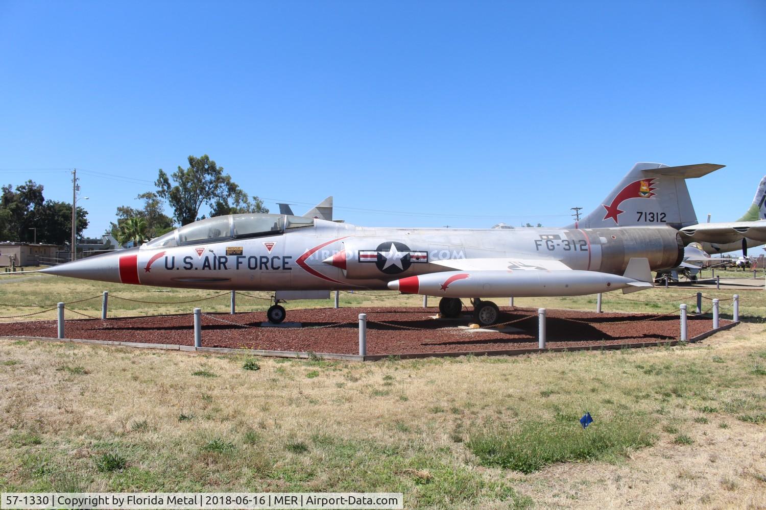 57-1330, 1957 Lockheed F-104D Starfighter C/N 483-5042, F-104D
