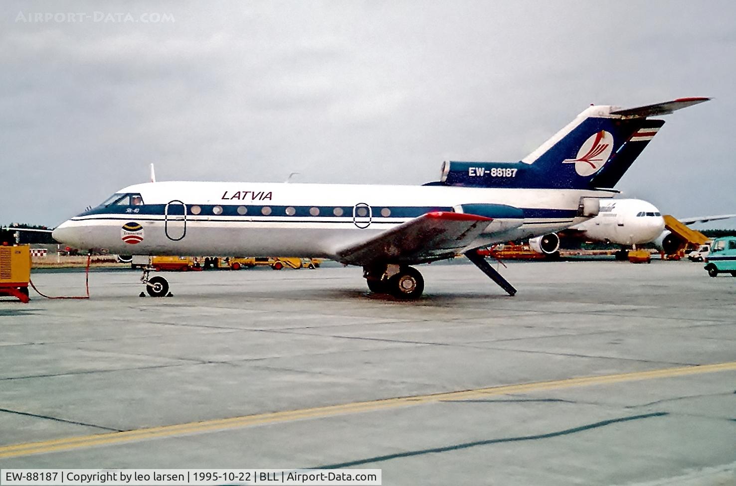 EW-88187, 1976 Yakovlev Yak-40 C/N 9620748, Billund 22.10.1995