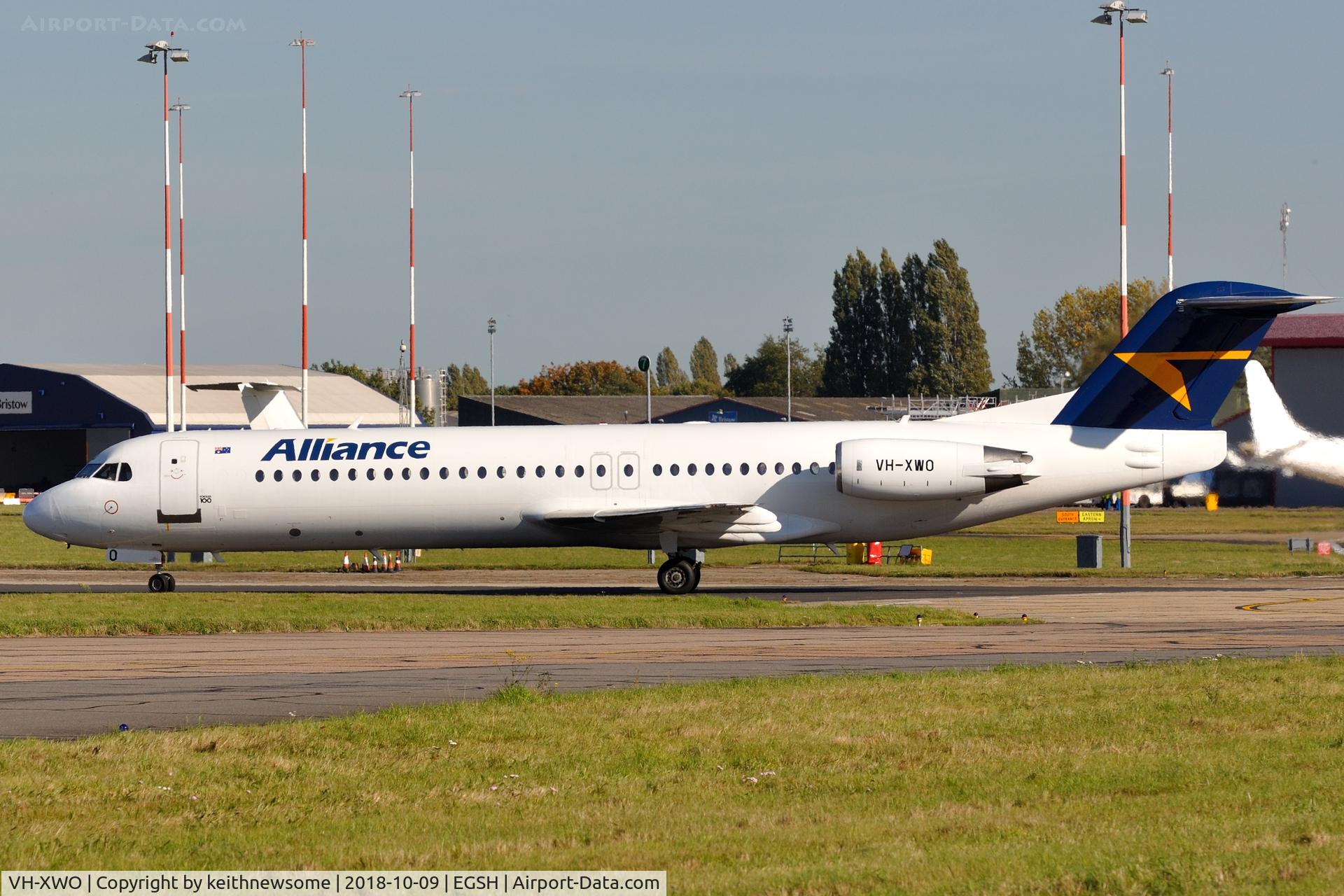 VH-XWO, 1989 Fokker 100 (F-28-0100) C/N 11280, Leaving for air test.