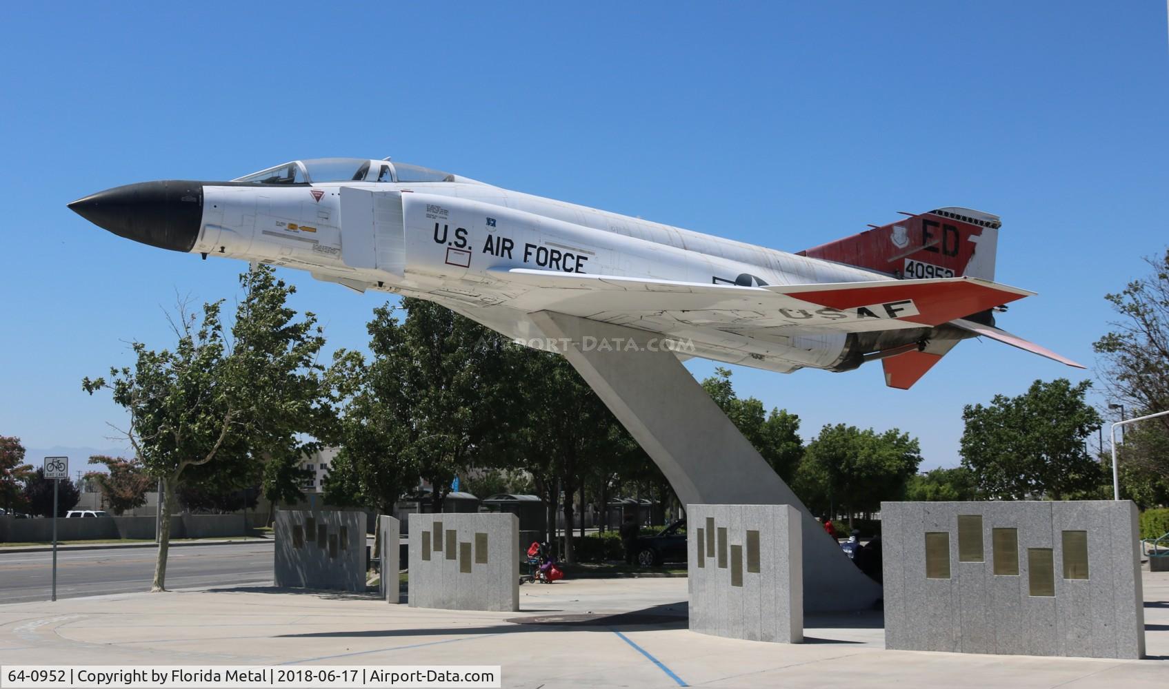 64-0952, 1964 McDonnell F-4D Phantom II C/N 1364, F-4D Downtown Lancaster California