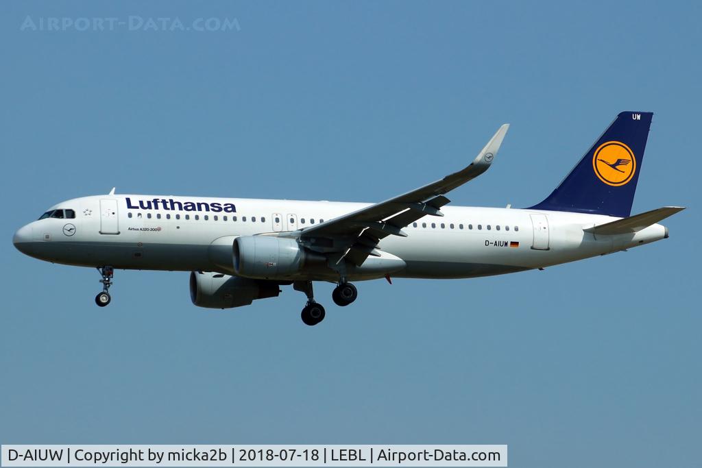 D-AIUW, 2016 Airbus A320-214 C/N 7251, Landing