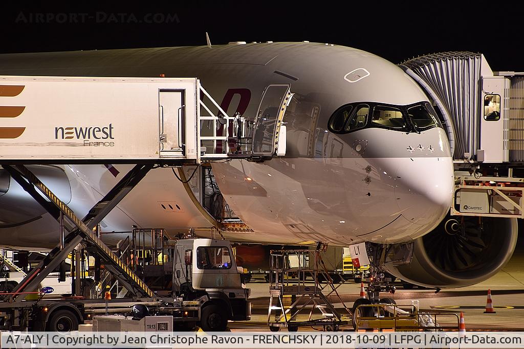 A7-ALY, 2017 Airbus A350-941 C/N 132, QATAR at CDG T1
