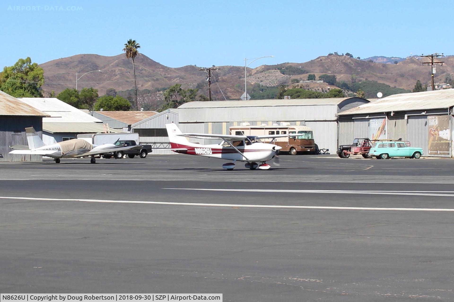 N8626U, 1965 Cessna 172F C/N 17252527, 1965 Cessna 172F, Continental O-300 6 cylinder 145 Hp, holding short Rwy 22