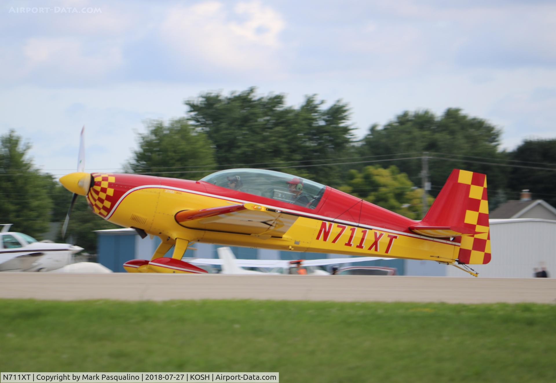 N711XT, 2005 Extra EA-300/L C/N 1215, Extra EA-300/L