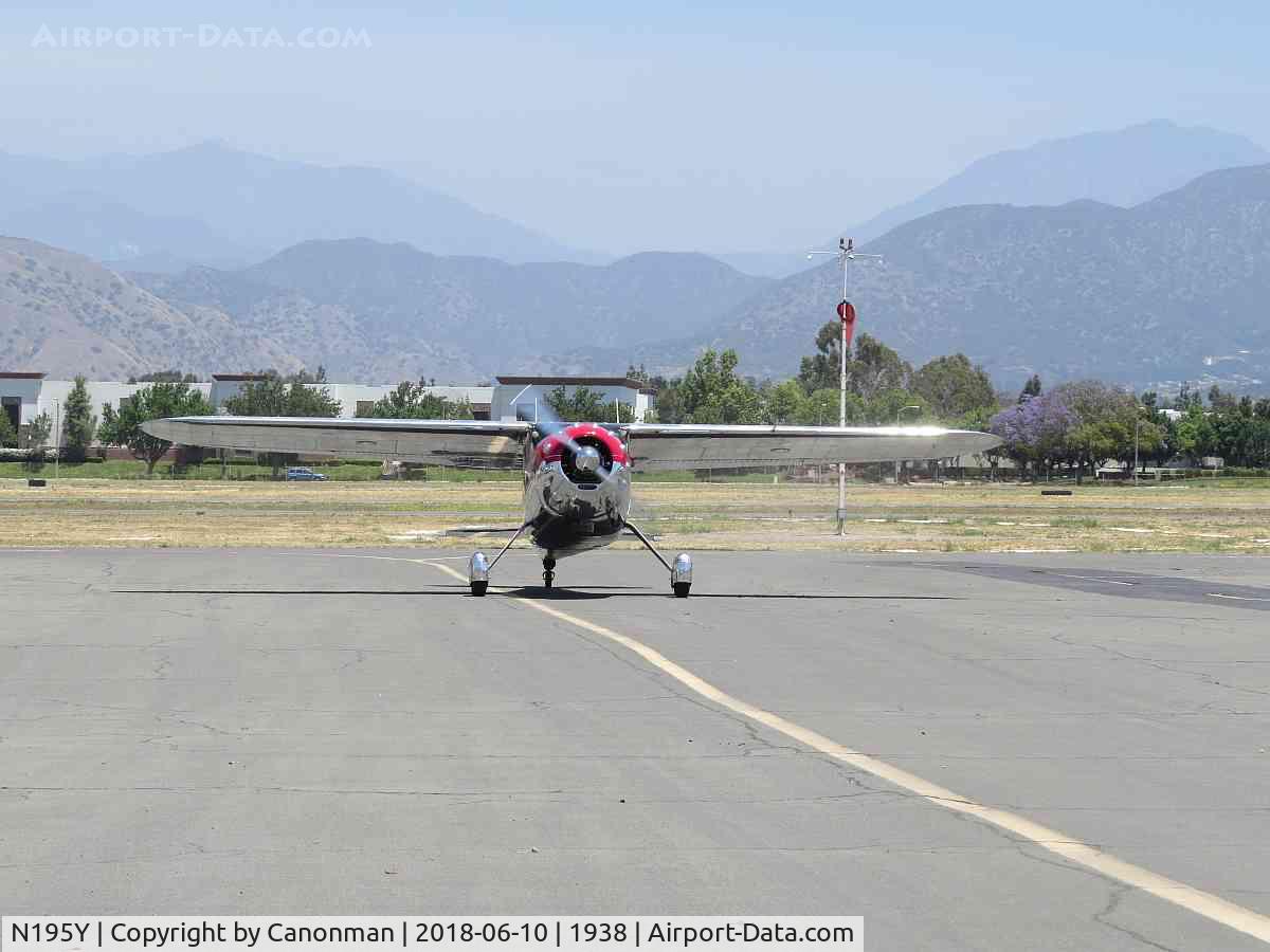 N195Y, 1951 Cessna 195 C/N 7629, Taxiing